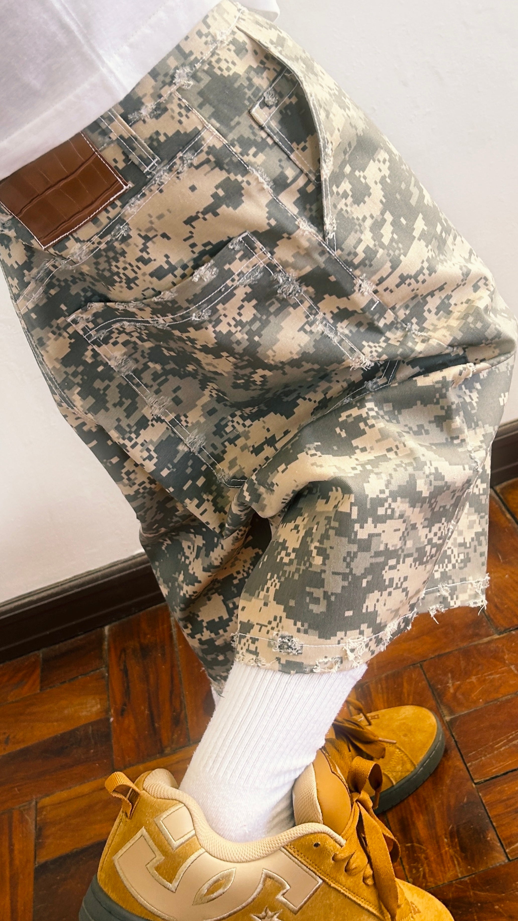 WEST DISTRESSED DIGITAL CAMO JORTS