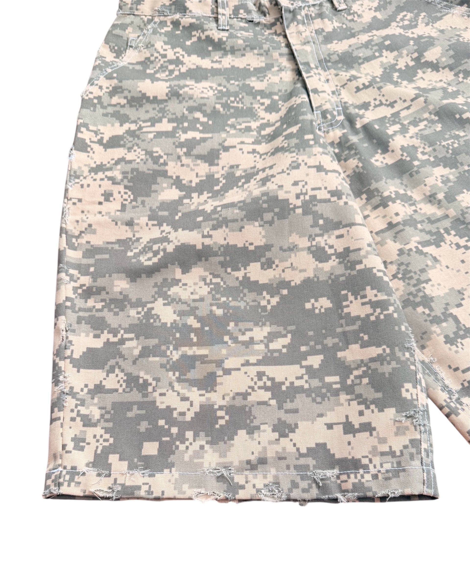 WEST DISTRESSED DIGITAL CAMO JORTS